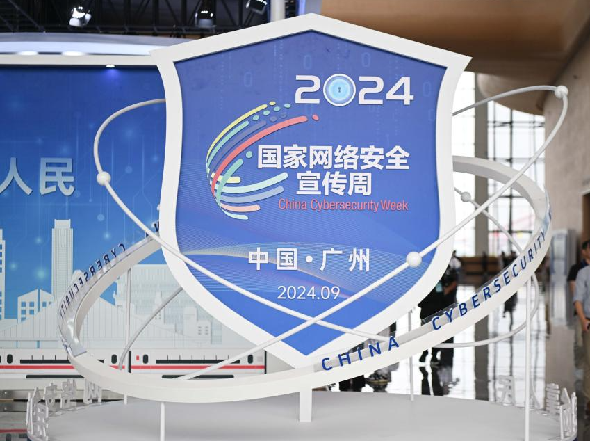 朴灿烈模仿向佐摸鼻梁动作