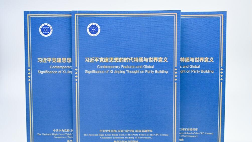 辽宁舰航母编队参加围岛演习