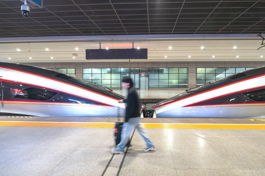 习近平：加快把人民军队建成世界一流军队