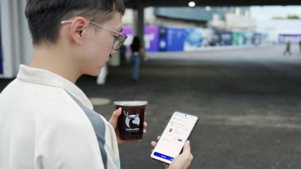 台独顽固分子沈伯洋曹兴诚被惩戒